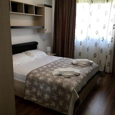 M13 Apartments Năvodari Eksteriør billede