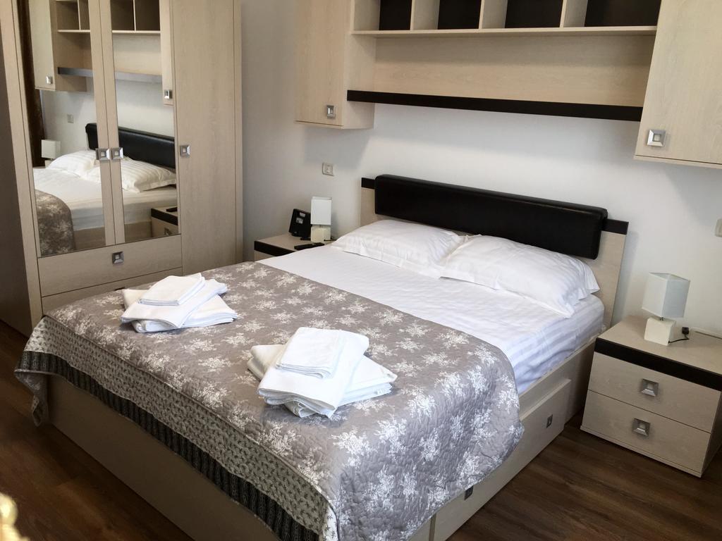 M13 Apartments Năvodari Eksteriør billede