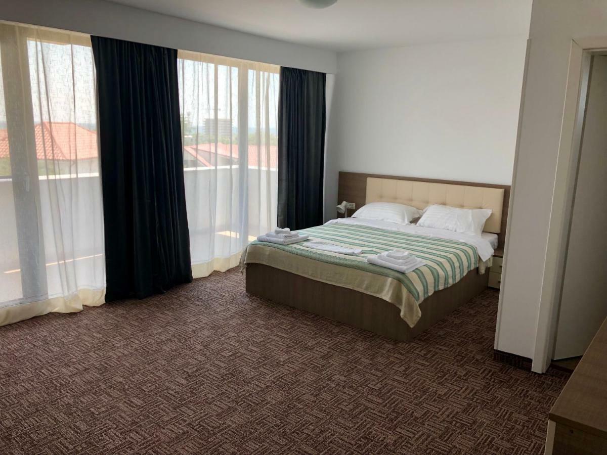 M13 Apartments Năvodari Eksteriør billede